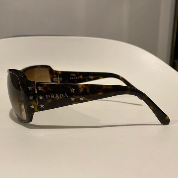 PRADA Cateye sunglasses - Picture 3 of 7